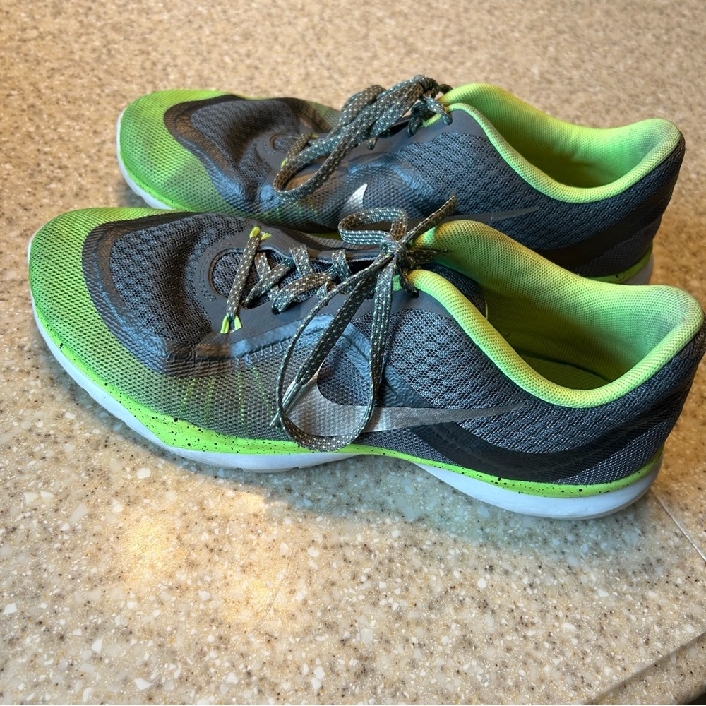 Nike training flex TR 6 shoes, size 9.5. Yellow/green and gray